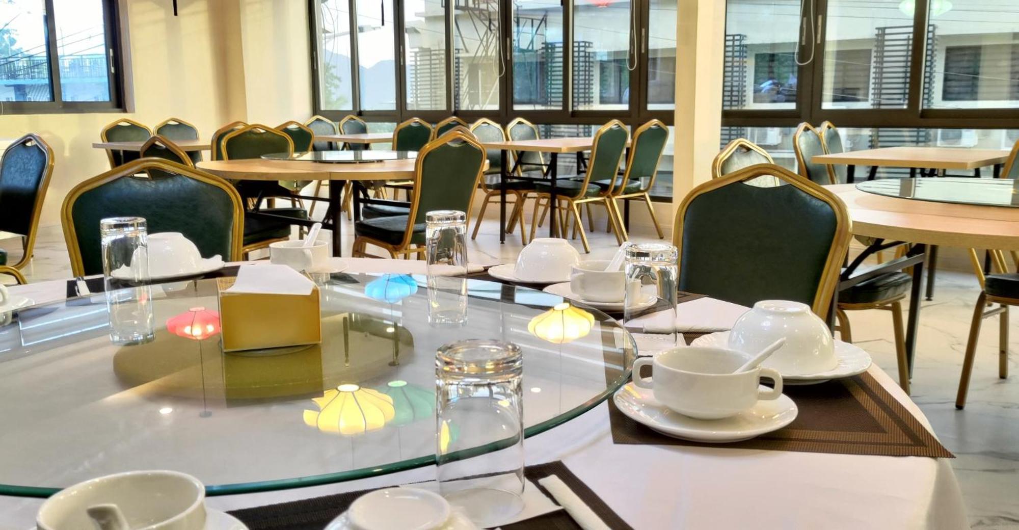Sky Garden Hotel 코른 외부 사진
